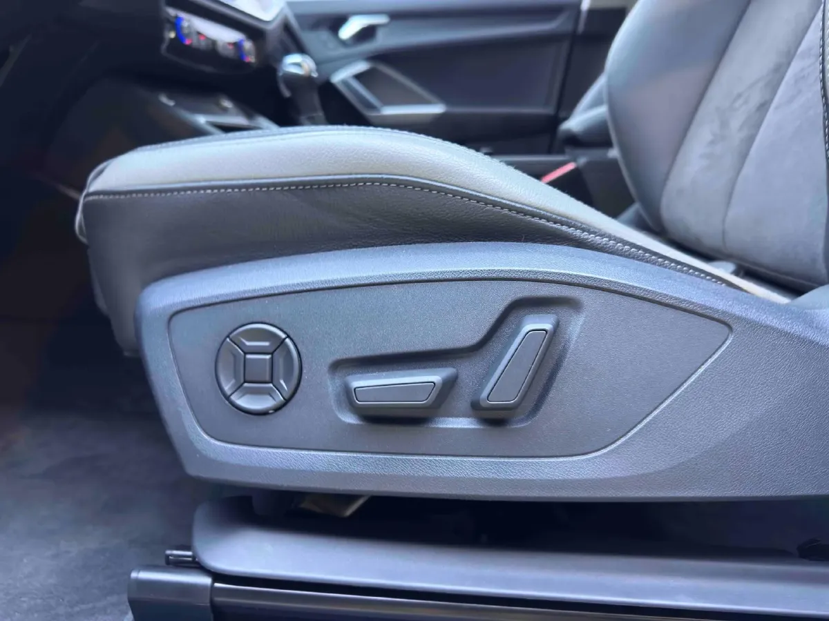 2022 Audi Q3 1.4T 150HP L4 7DCT,autocango,china used car exporter,china ev exporter,chinese used car exporter,chinese used ev exporter
