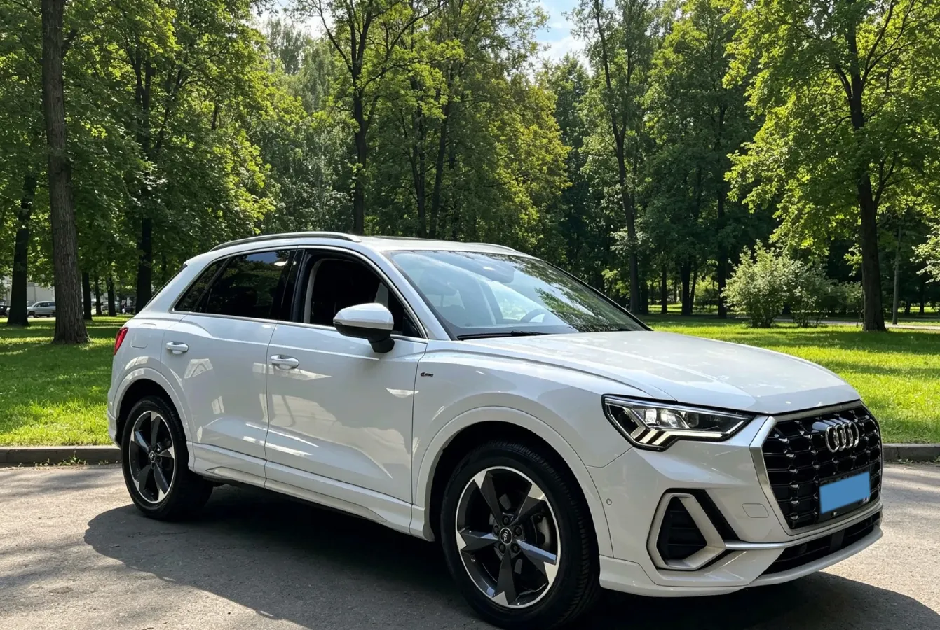 2022 Audi Q3 1.4T 150HP L4 7DCT,autocango,china used car exporter,china ev exporter,chinese used car exporter,chinese used ev exporter
