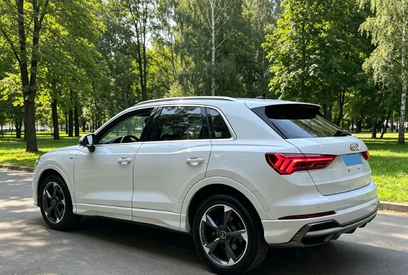 2022 Audi Q3 1.4T 150HP L4 7DCT,autocango,china used car exporter,china ev exporter,chinese used car exporter,chinese used ev exporter