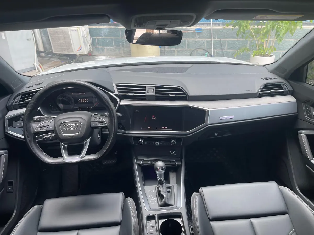 2024 Audi Q3 1.5T 160HP L4 7DCT,autocango,china used car exporter,china ev exporter,chinese used car exporter,chinese used ev exporter