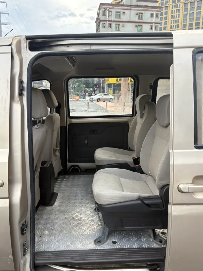 2016 WuLing RongGuang V 1.5L 112HP L4 5MT,autocango,china used car exporter,china ev exporter,chinese used car exporter,chinese used ev exporter