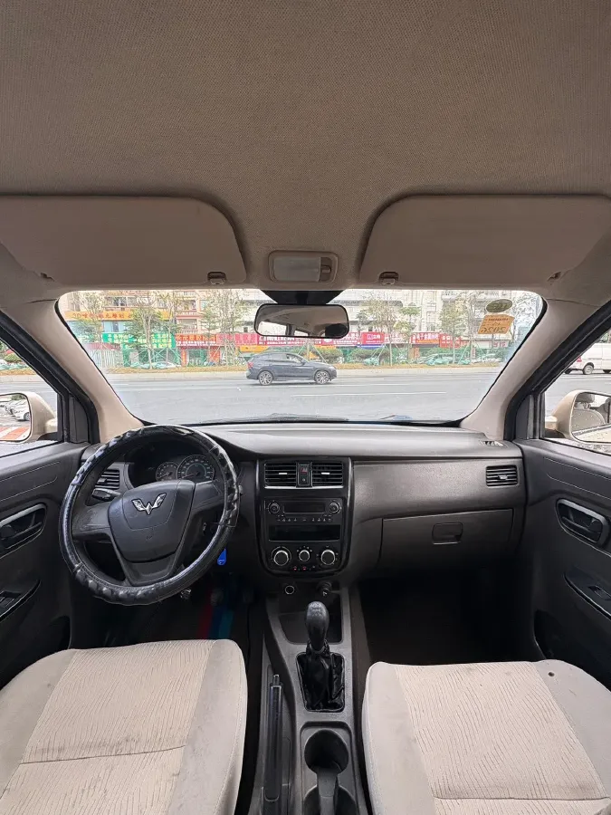 2016 WuLing RongGuang V 1.5L 112HP L4 5MT,autocango,china used car exporter,china ev exporter,chinese used car exporter,chinese used ev exporter