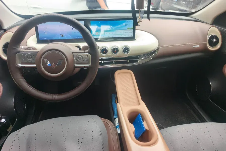 2024 WuLing BinGuo BEV 31.9KWH,autocango,china used car exporter,china ev exporter,chinese used car exporter,chinese used ev exporter