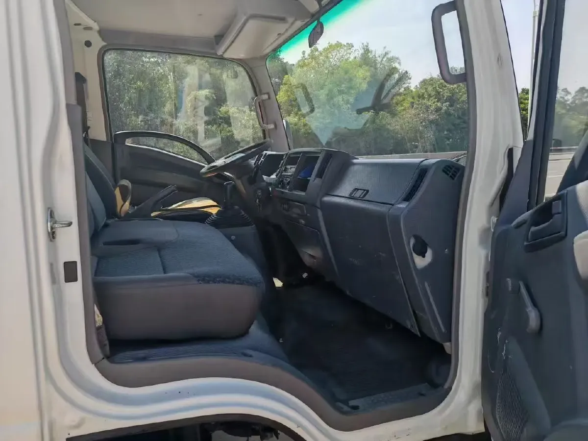 2019 MAXUS XinTu V80 2.5T 136HP L4 6MT,autocango,china used car exporter,china ev exporter,chinese used car exporter,chinese used ev exporter