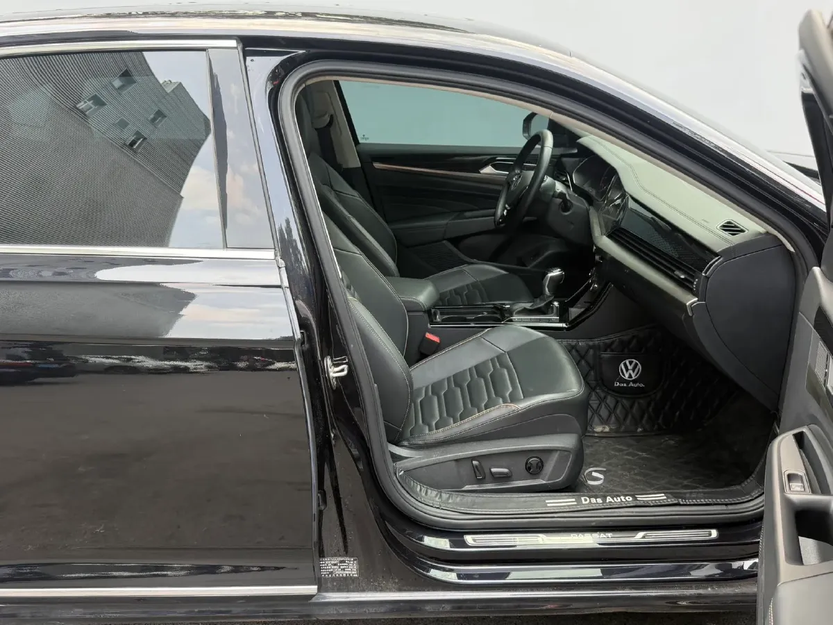 2021 Volkswagen Passat 2.0T 186HP L4 7DCT,autocango,china used car exporter,china ev exporter,chinese used car exporter,chinese used ev exporter