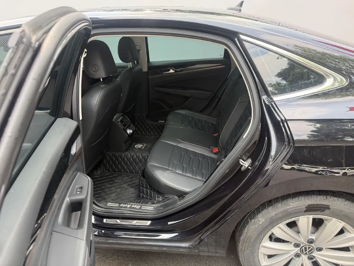 2021 Volkswagen Passat 2.0T 186HP L4 7DCT,autocango,china used car exporter,china ev exporter,chinese used car exporter,chinese used ev exporter