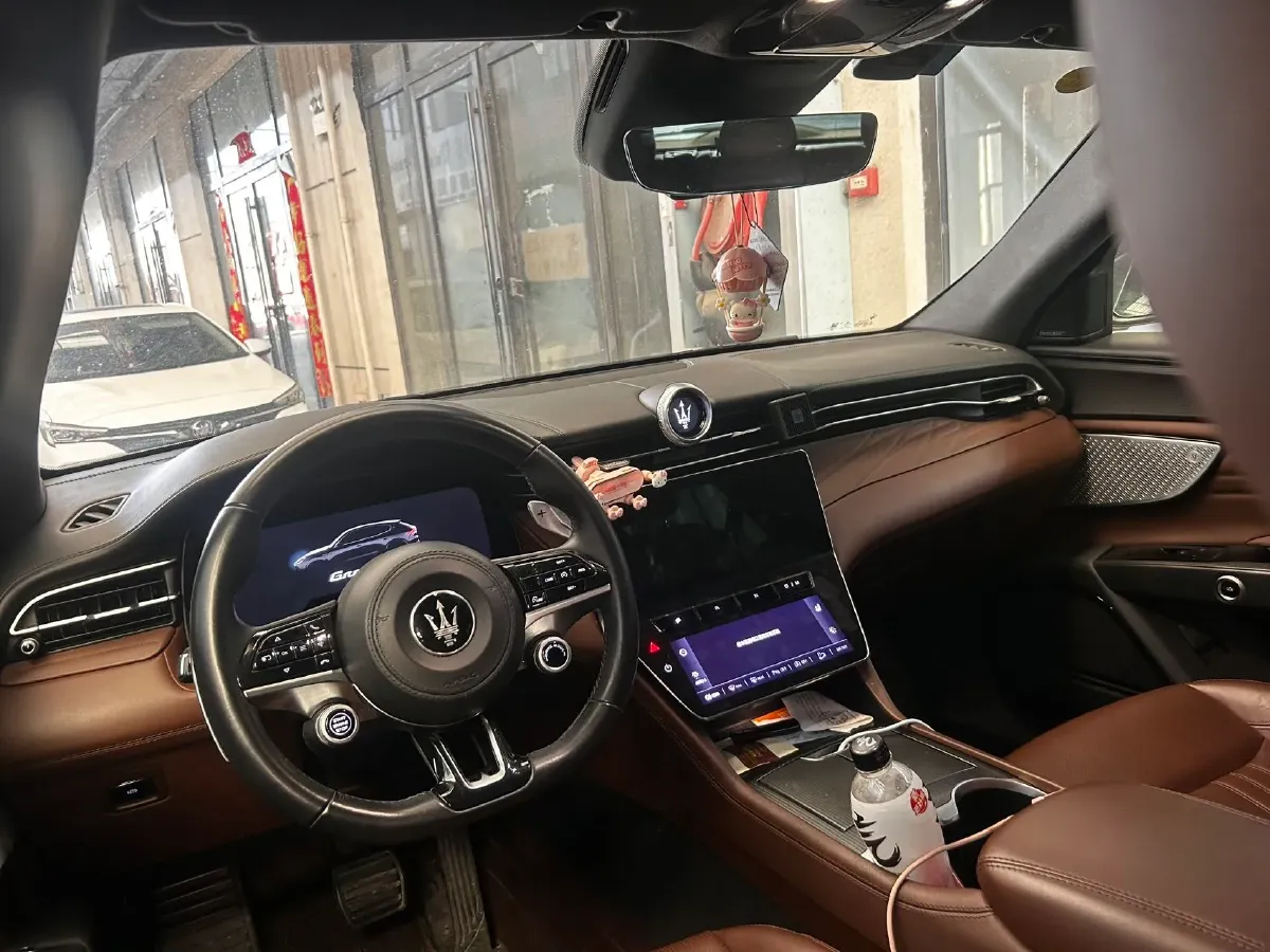 2022 Maserati Levante 2.0T 330HP L4 8AT,autocango,china used car exporter,china ev exporter,chinese used car exporter,chinese used ev exporter