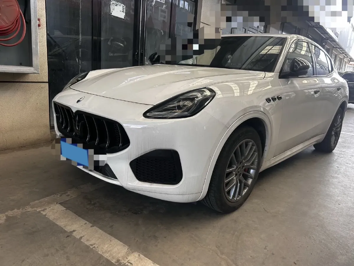 2022 Maserati Levante 2.0T 330HP L4 8AT,autocango,china used car exporter,china ev exporter,chinese used car exporter,chinese used ev exporter