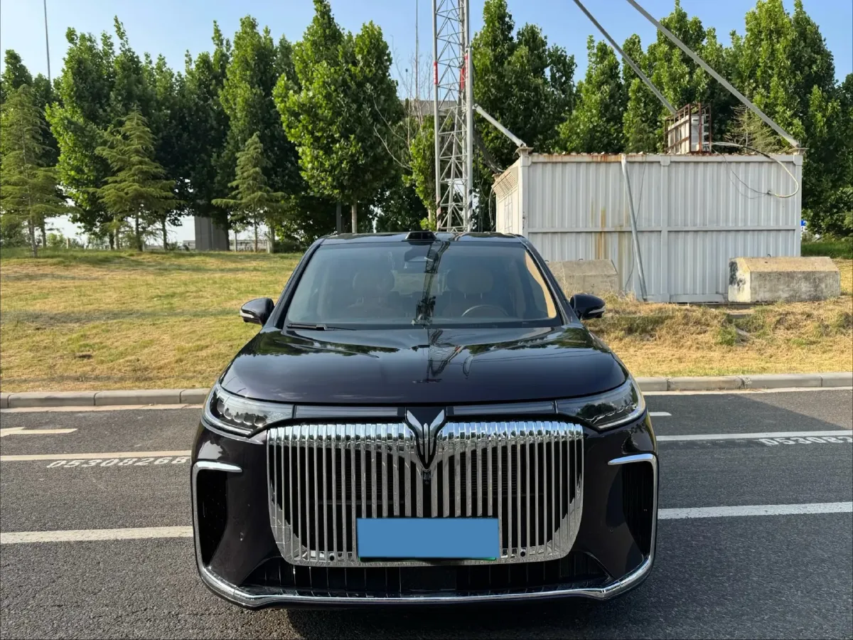 2024 Voyah Dream 1.5T 150HP L4 PHEV 43KWH,autocango,china used car exporter,china ev exporter,chinese used car exporter,chinese used ev exporter