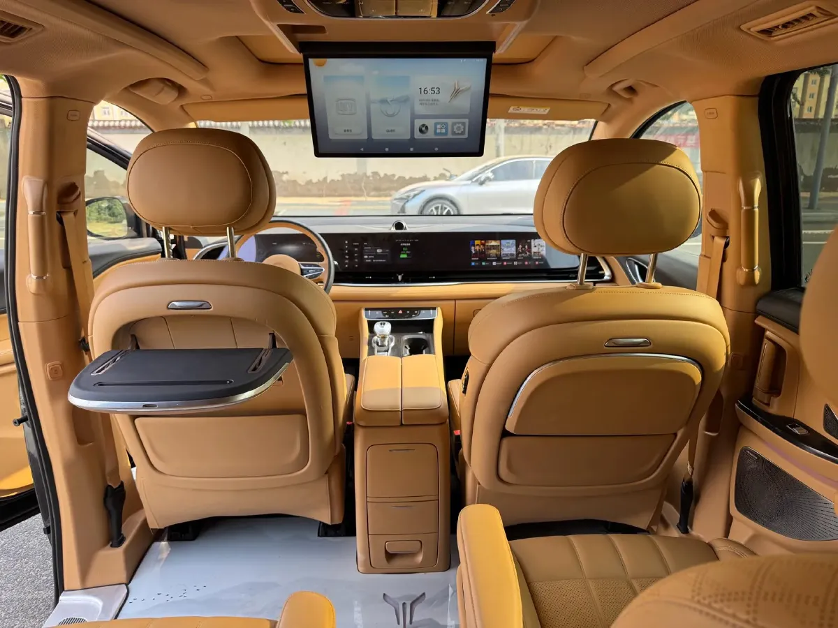 2024 Voyah Dream 1.5T 150HP L4 PHEV 43KWH,autocango,china used car exporter,china ev exporter,chinese used car exporter,chinese used ev exporter