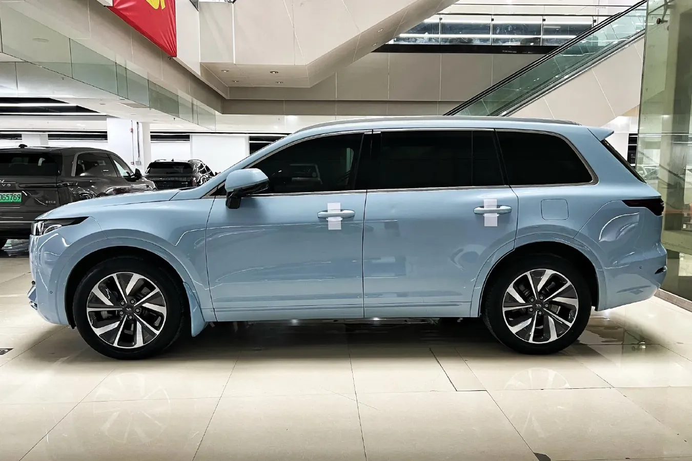2021 Li ONE Range Extended 131HP REEV 40.5KWH,autocango,china used car exporter,china ev exporter,chinese used car exporter,chinese used ev exporter