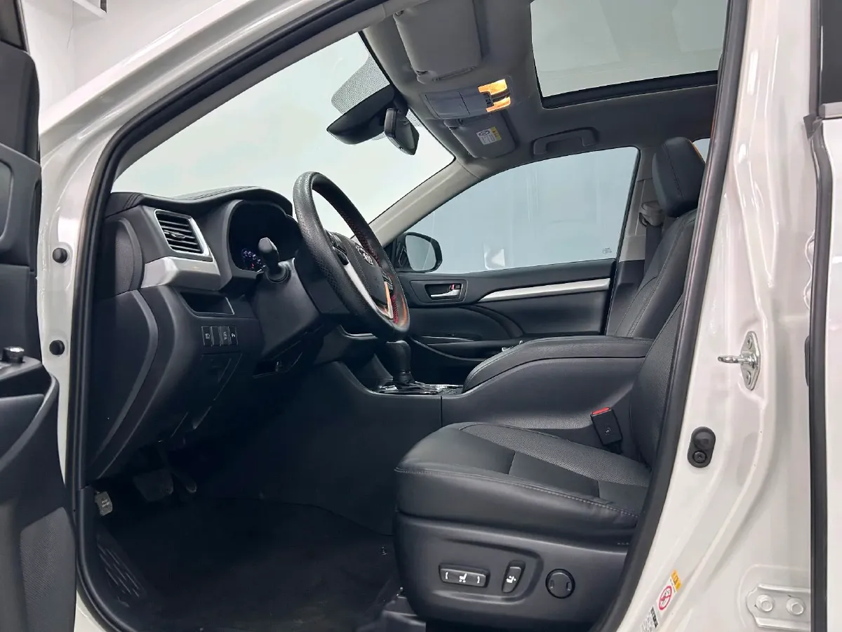2018 Toyota Highlander 2.0T 220HP L4 6AT,autocango,china used car exporter,china ev exporter,chinese used car exporter,chinese used ev exporter
