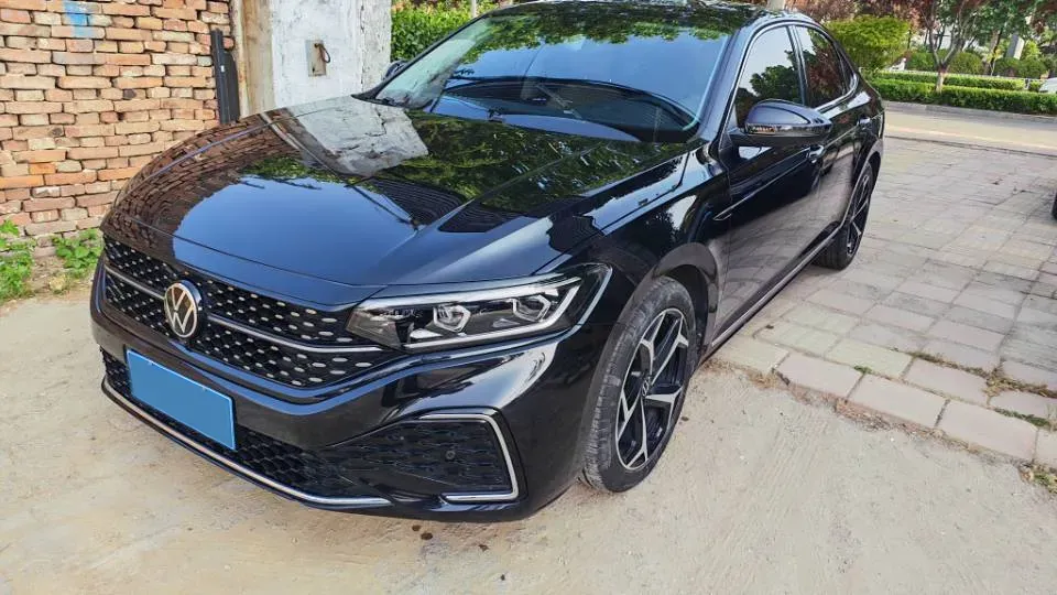 2023 Volkswagen Passat 2.0T 186HP L4 7DCT,autocango,china used car exporter,china ev exporter,chinese used car exporter,chinese used ev exporter
