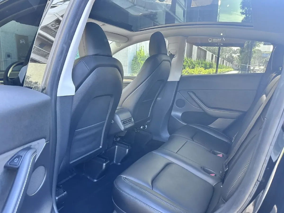 2022 Tesla Model Y BEV 60KWH,autocango,china used car exporter,china ev exporter,chinese used car exporter,chinese used ev exporter