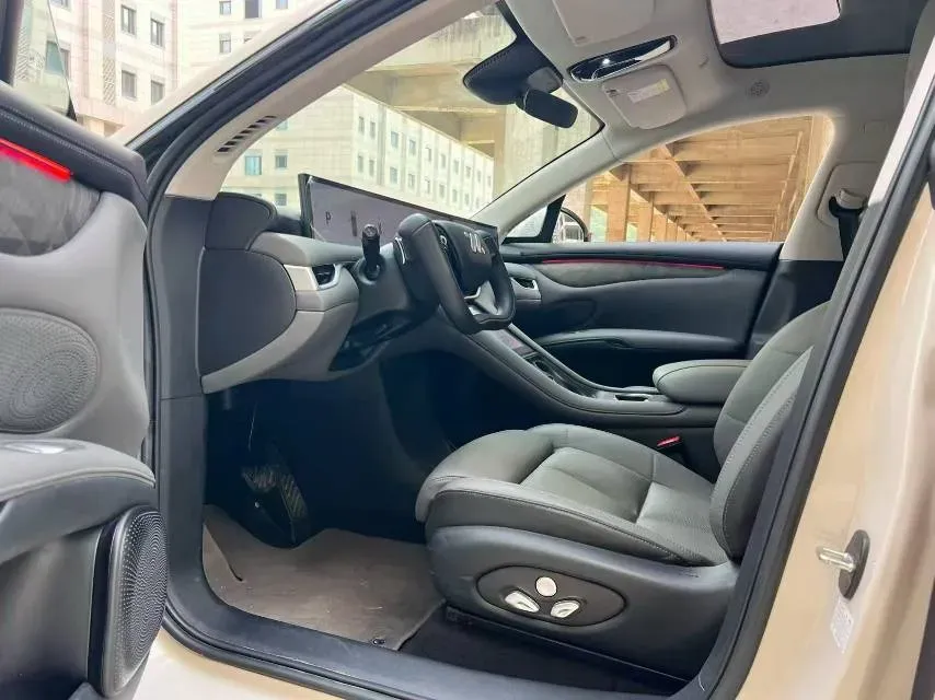 2025 IM LS6 BEV 75KWH,autocango,china used car exporter,china ev exporter,chinese used car exporter,chinese used ev exporter