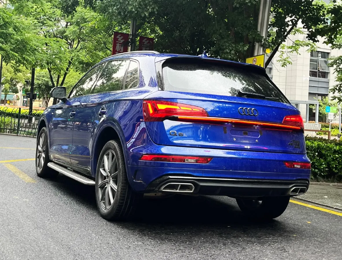 2021 Audi Q5L 2.0T 252HP L4 7DCT,autocango,china used car exporter,china ev exporter,chinese used car exporter,chinese used ev exporter