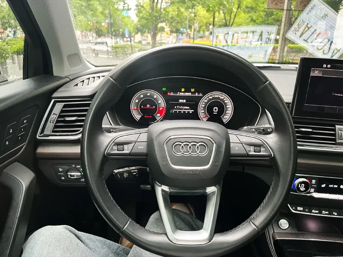 2021 Audi Q5L 2.0T 252HP L4 7DCT,autocango,china used car exporter,china ev exporter,chinese used car exporter,chinese used ev exporter