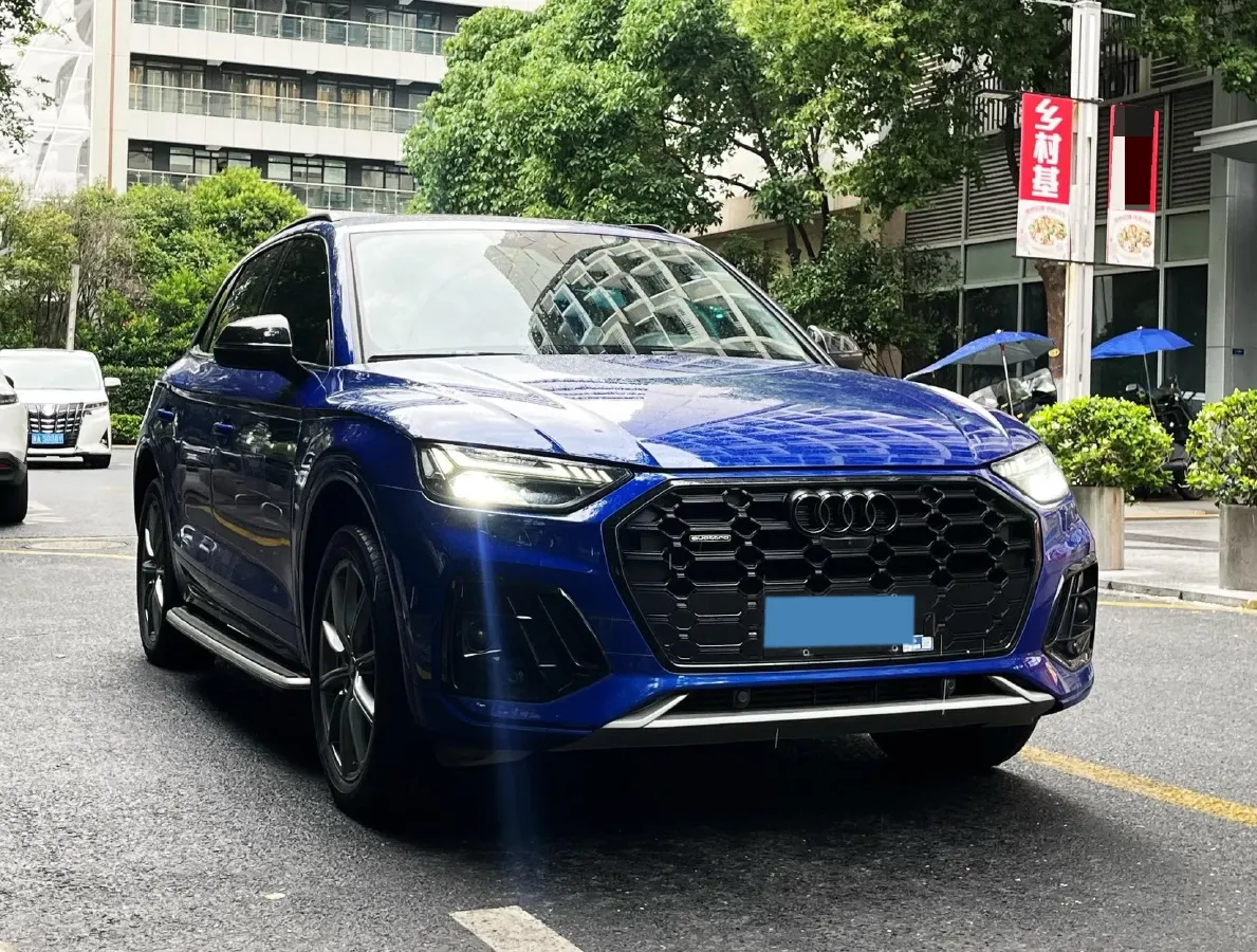 2021 Audi Q5L 2.0T 252HP L4 7DCT,autocango,china used car exporter,china ev exporter,chinese used car exporter,chinese used ev exporter