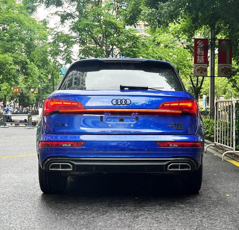 2021 Audi Q5L 2.0T 252HP L4 7DCT,autocango,china used car exporter,china ev exporter,chinese used car exporter,chinese used ev exporter