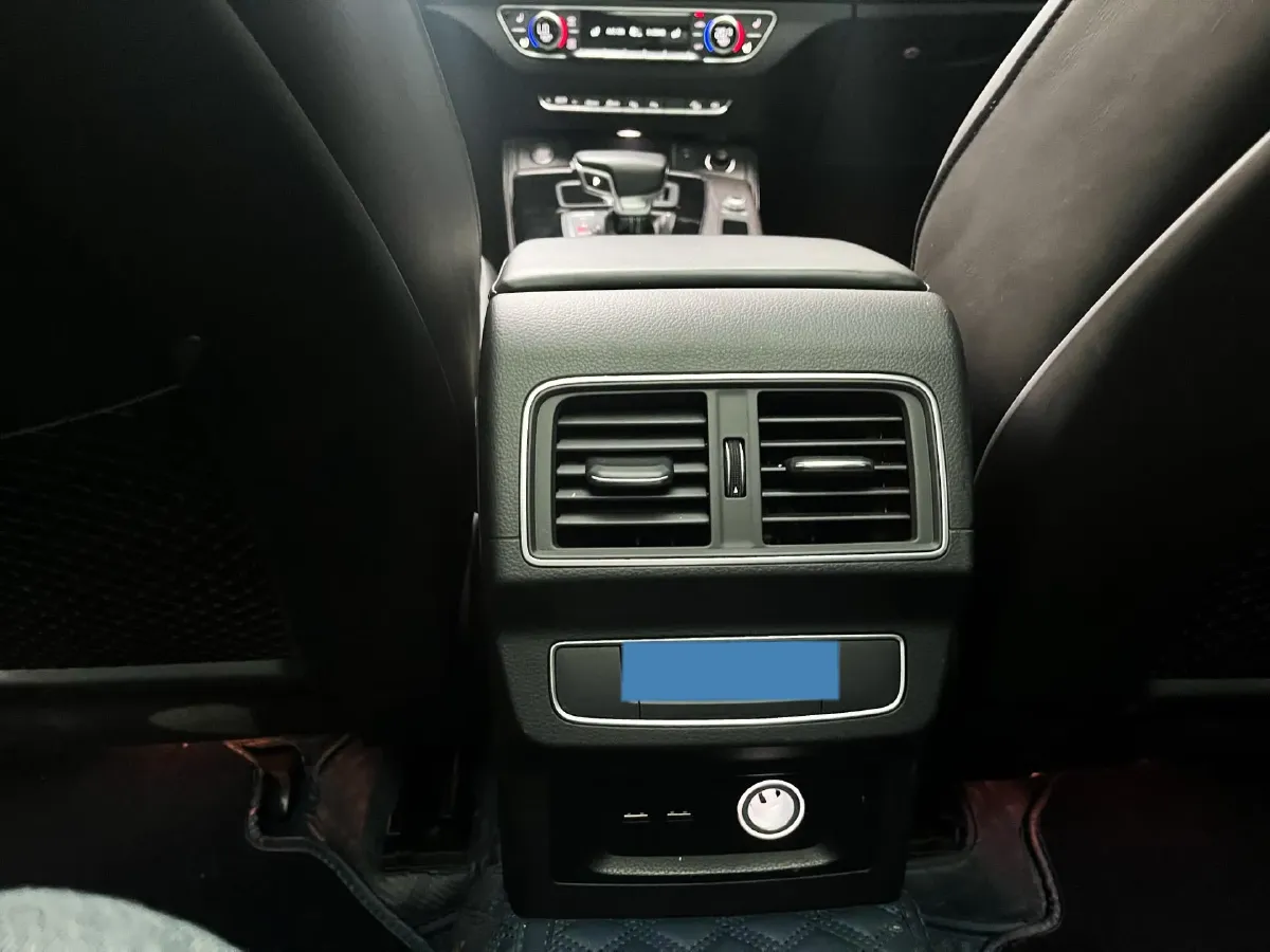 2021 Audi Q5L 2.0T 252HP L4 7DCT,autocango,china used car exporter,china ev exporter,chinese used car exporter,chinese used ev exporter