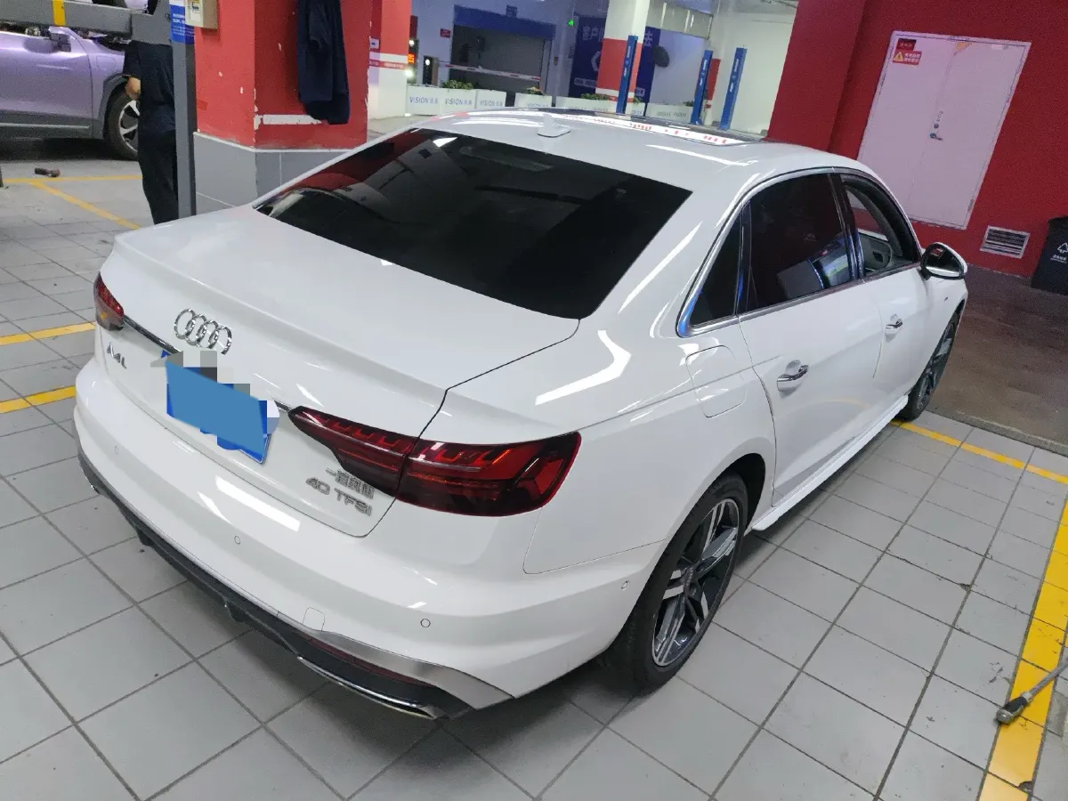 2020 Audi A4L 2.0T 190HP L4 7DCT,autocango,china used car exporter,china ev exporter,chinese used car exporter,chinese used ev exporter