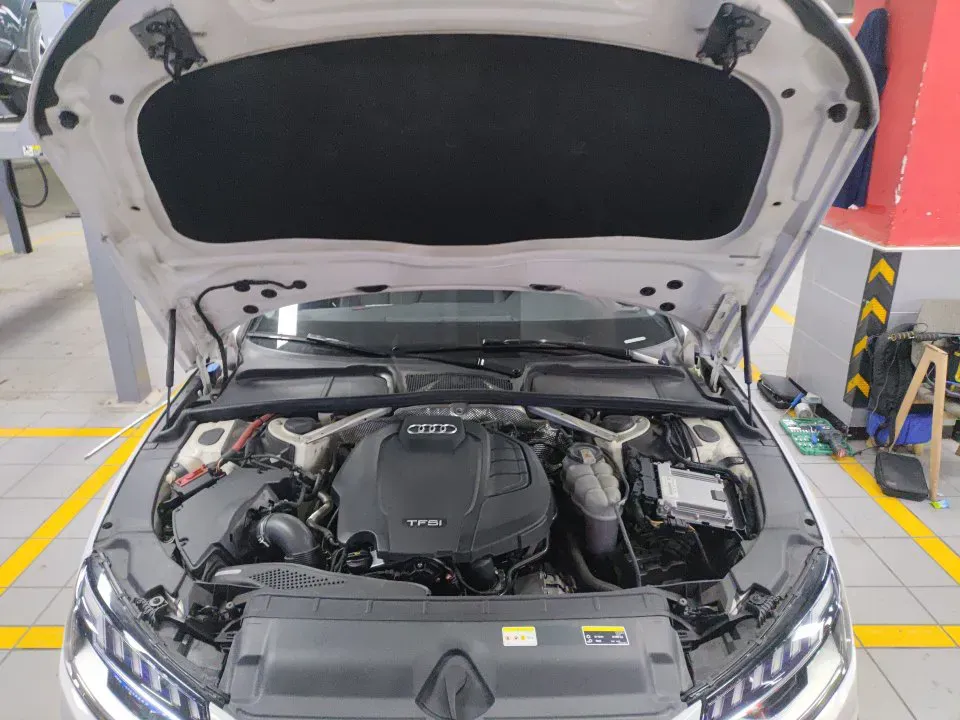 2020 Audi A4L 2.0T 190HP L4 7DCT,autocango,china used car exporter,china ev exporter,chinese used car exporter,chinese used ev exporter
