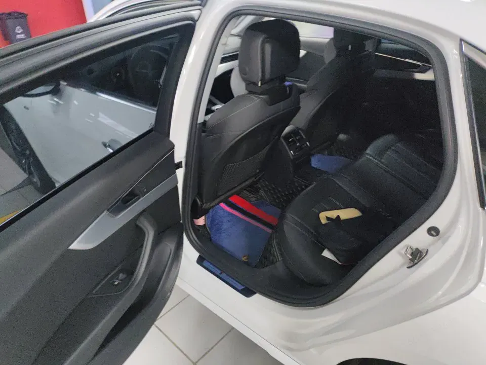2020 Audi A4L 2.0T 190HP L4 7DCT,autocango,china used car exporter,china ev exporter,chinese used car exporter,chinese used ev exporter