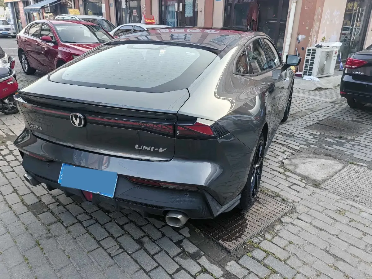 2023 ChangAn UNI-V 1.5T 188HP L4 7DCT,autocango,china used car exporter,china ev exporter,chinese used car exporter,chinese used ev exporter