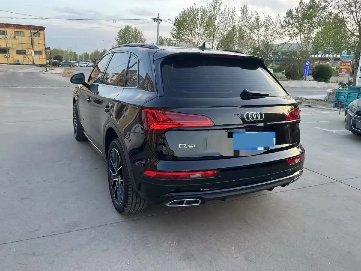 2024 Audi Q5L 2.0T 245HP L4 7DCT,autocango,china used car exporter,china ev exporter,chinese used car exporter,chinese used ev exporter