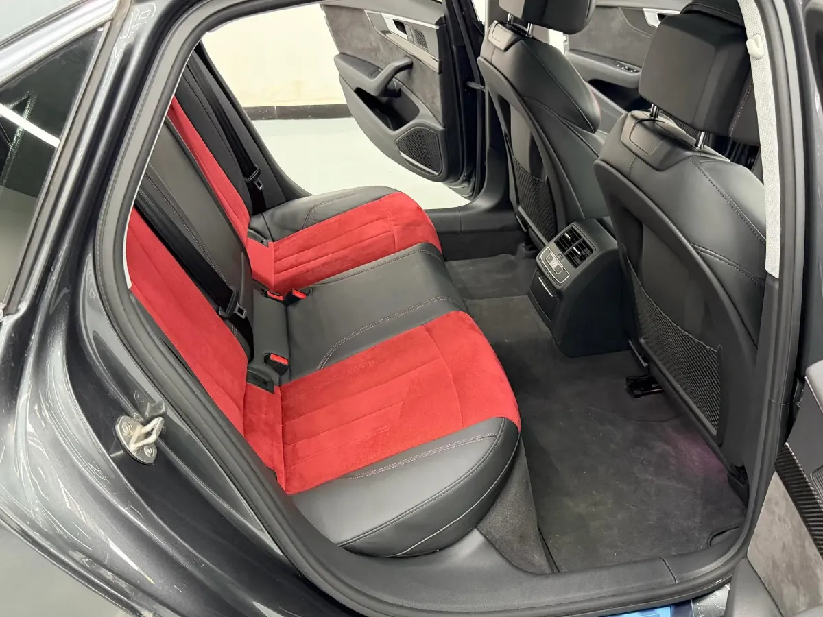 2020 Audi A4L 2.0T 252HP L4 7DCT,autocango,china used car exporter,china ev exporter,chinese used car exporter,chinese used ev exporter