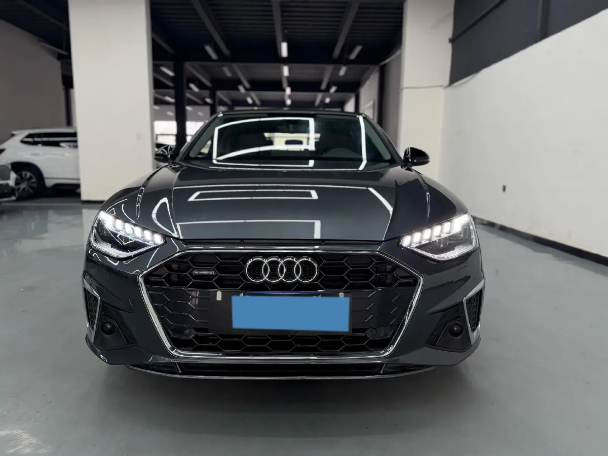 2020 Audi A4L 2.0T 252HP L4 7DCT,autocango,china used car exporter,china ev exporter,chinese used car exporter,chinese used ev exporter