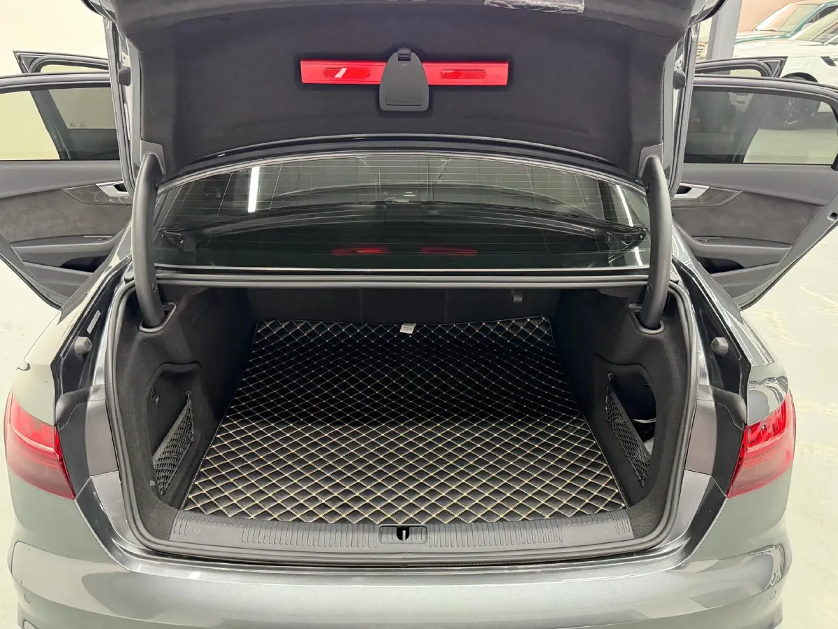 2020 Audi A4L 2.0T 252HP L4 7DCT,autocango,china used car exporter,china ev exporter,chinese used car exporter,chinese used ev exporter