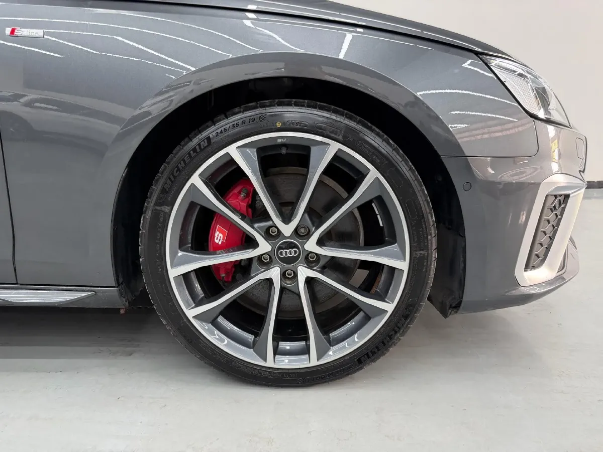 2020 Audi A4L 2.0T 252HP L4 7DCT,autocango,china used car exporter,china ev exporter,chinese used car exporter,chinese used ev exporter