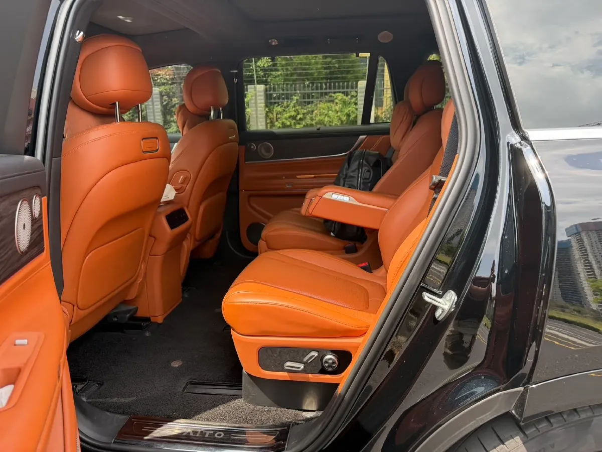 2024 AITO AITO M9 1.5T 152HP L4 REEV 42KWH,autocango,china used car exporter,china ev exporter,chinese used car exporter,chinese used ev exporter
