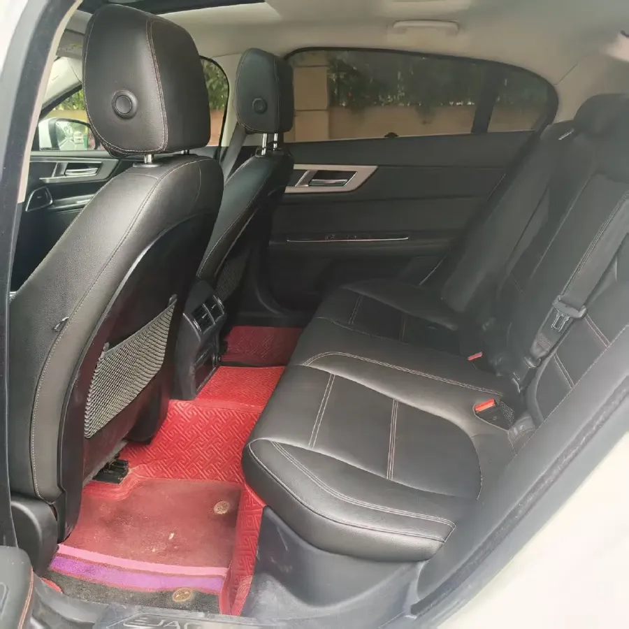 2019 Jeep Cherokee 2.0T 265HP L4 9AT,autocango,china used car exporter,china ev exporter,chinese used car exporter,chinese used ev exporter