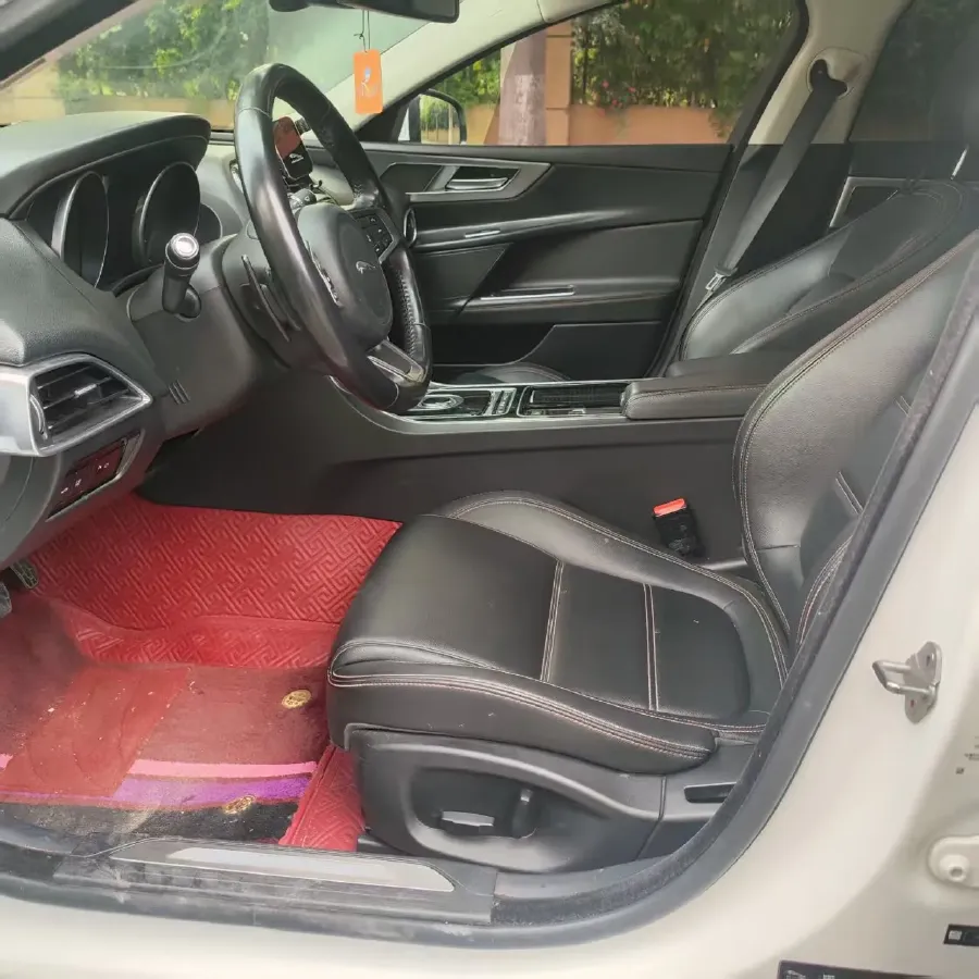 2019 Jeep Cherokee 2.0T 265HP L4 9AT,autocango,china used car exporter,china ev exporter,chinese used car exporter,chinese used ev exporter