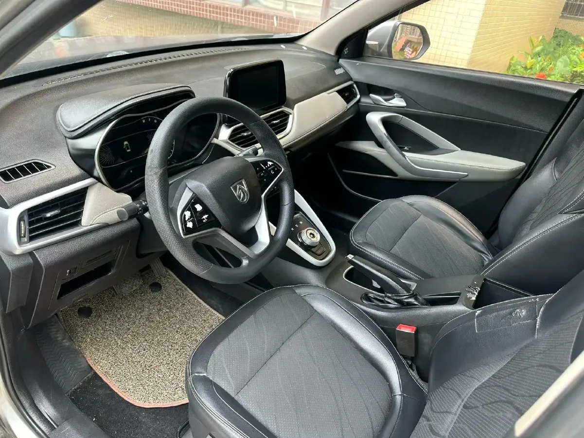2017 BaoJun 310W 1.5L 105HP L4 6MT,autocango,china used car exporter,china ev exporter,chinese used car exporter,chinese used ev exporter