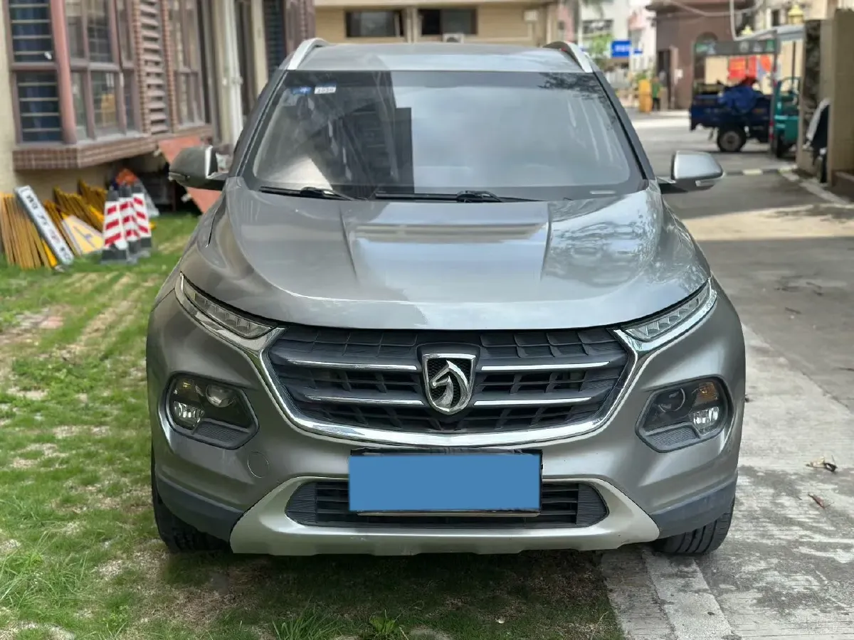 2017 BaoJun 310W 1.5L 105HP L4 6MT,autocango,china used car exporter,china ev exporter,chinese used car exporter,chinese used ev exporter