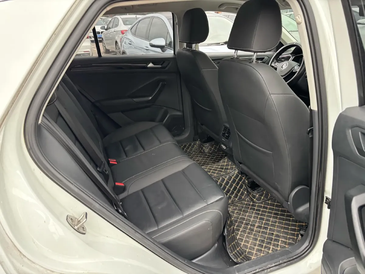2021 Volkswagen T-Roc 1.4T 150HP L4 7DCT,autocango,china used car exporter,china ev exporter,chinese used car exporter,chinese used ev exporter