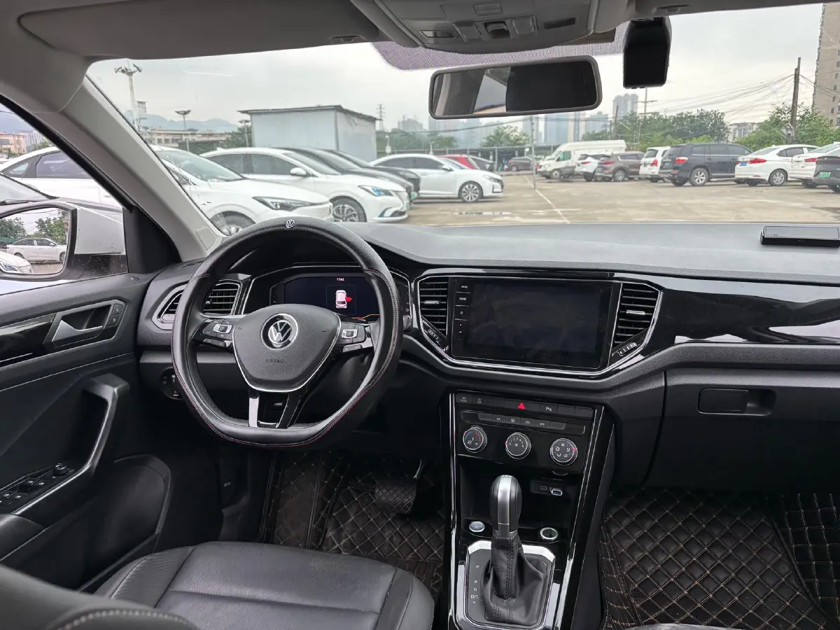 2021 Volkswagen T-Roc 1.4T 150HP L4 7DCT,autocango,china used car exporter,china ev exporter,chinese used car exporter,chinese used ev exporter