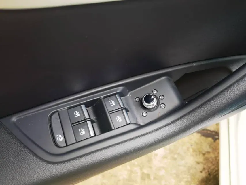 2019 Audi A4L 2.0T 190HP L4 7DCT,autocango,china used car exporter,china ev exporter,chinese used car exporter,chinese used ev exporter