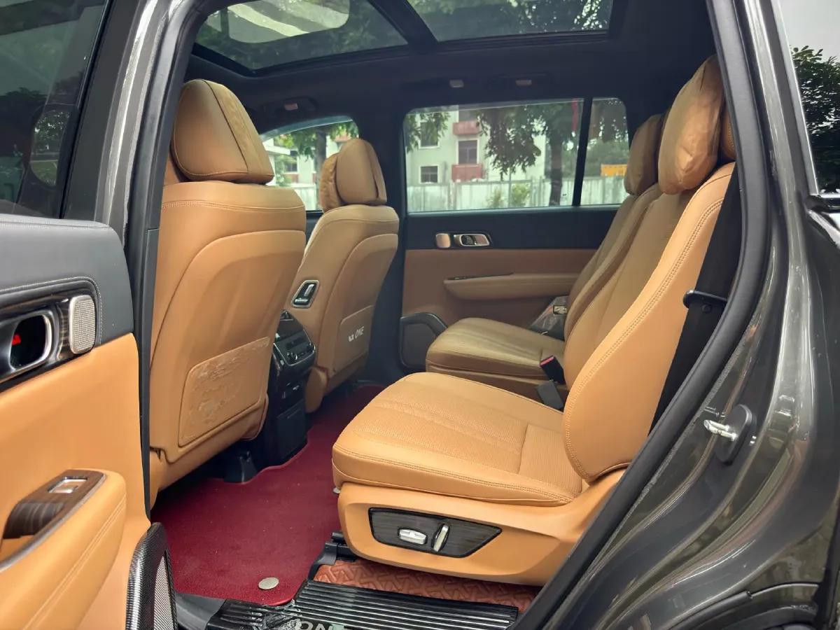 2020 Li ONE Range Extended 131HP REEV 40.5KWH,autocango,china used car exporter,china ev exporter,chinese used car exporter,chinese used ev exporter