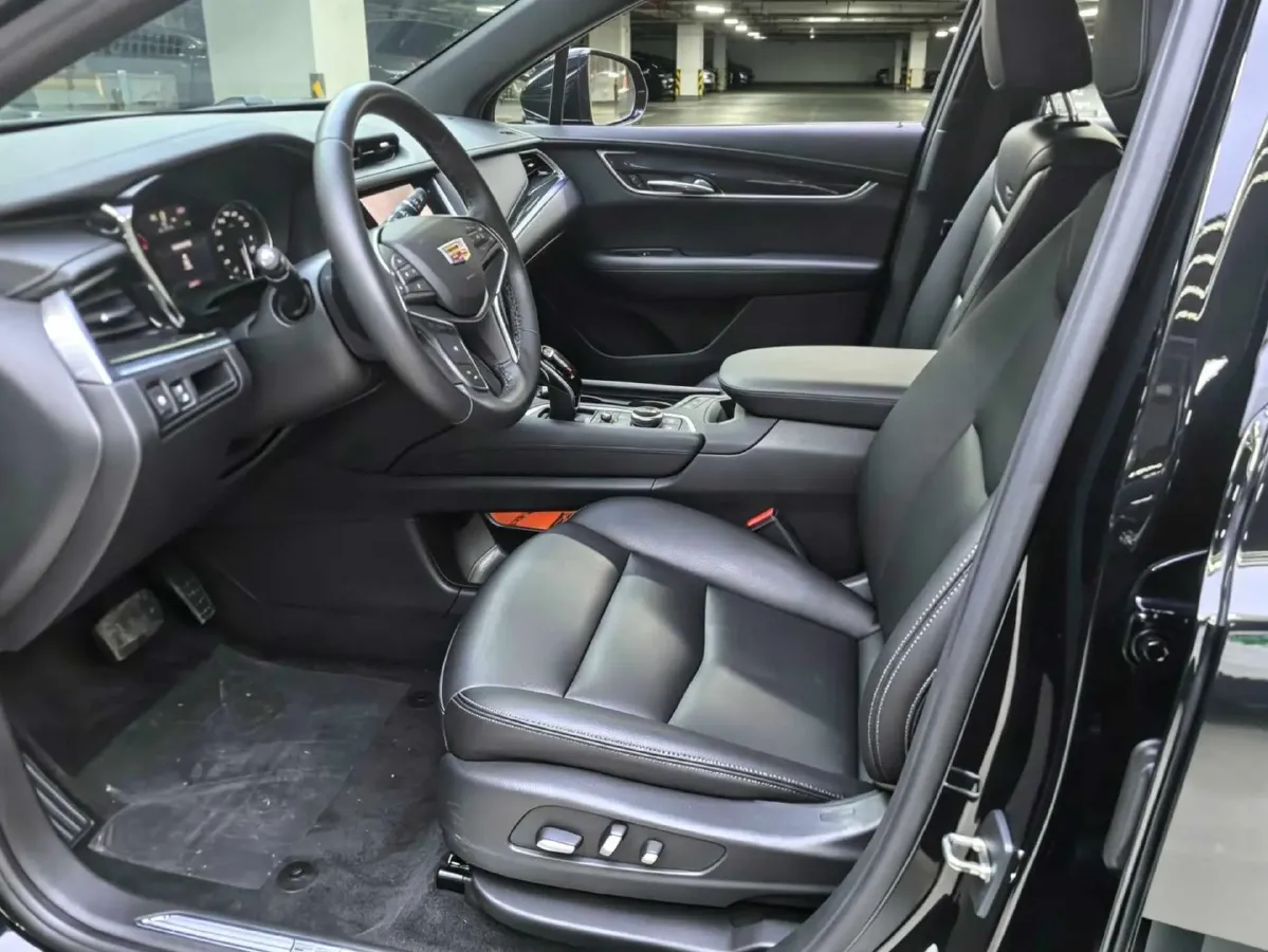 2022 Cadillac XT5 2.0T 237HP L4 9AT,autocango,china used car exporter,china ev exporter,chinese used car exporter,chinese used ev exporter