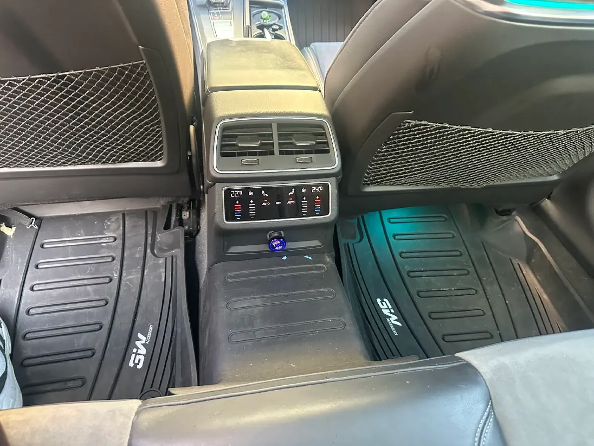 2020 Audi A6L 2.0T 224HP L4 7DCT,autocango,china used car exporter,china ev exporter,chinese used car exporter,chinese used ev exporter