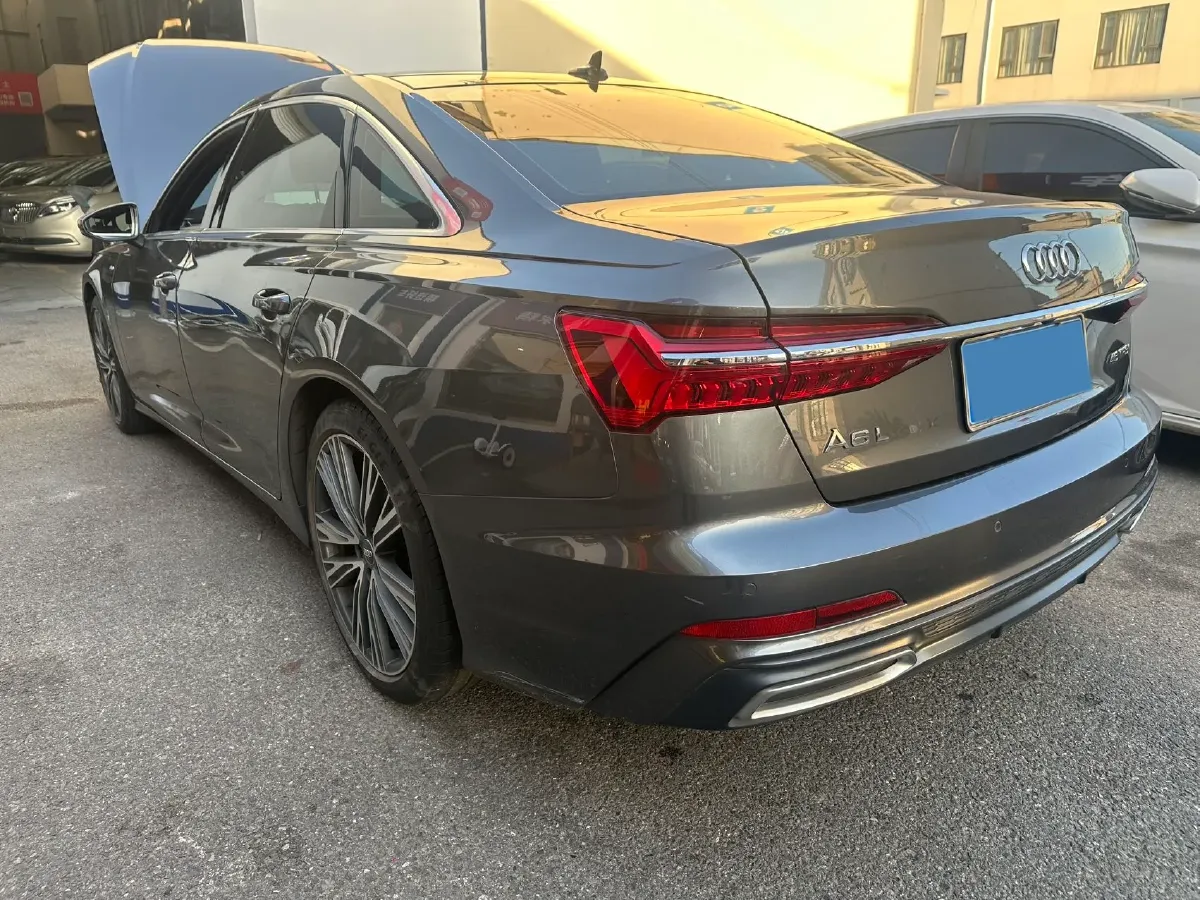 2020 Audi A6L 2.0T 224HP L4 7DCT,autocango,china used car exporter,china ev exporter,chinese used car exporter,chinese used ev exporter