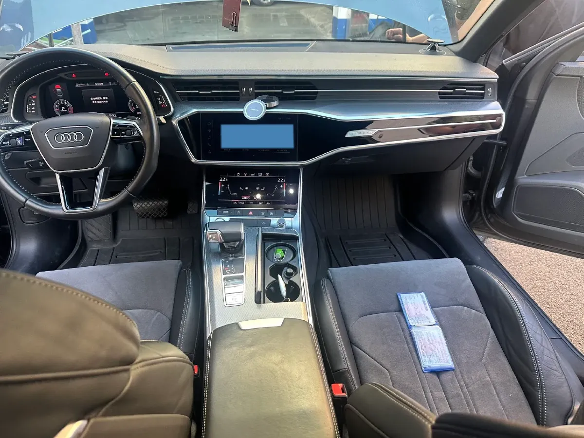 2020 Audi A6L 2.0T 224HP L4 7DCT,autocango,china used car exporter,china ev exporter,chinese used car exporter,chinese used ev exporter