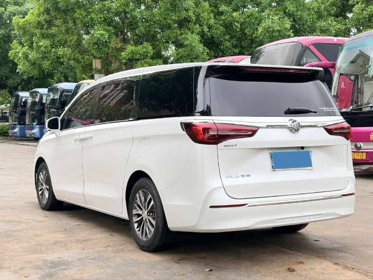 2022 Buick GL8 2.0T 237HP L4 9AT,autocango,china used car exporter,china ev exporter,chinese used car exporter,chinese used ev exporter