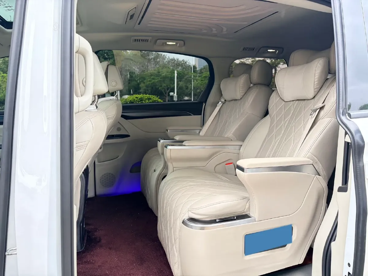 2022 Buick GL8 2.0T 237HP L4 9AT,autocango,china used car exporter,china ev exporter,chinese used car exporter,chinese used ev exporter