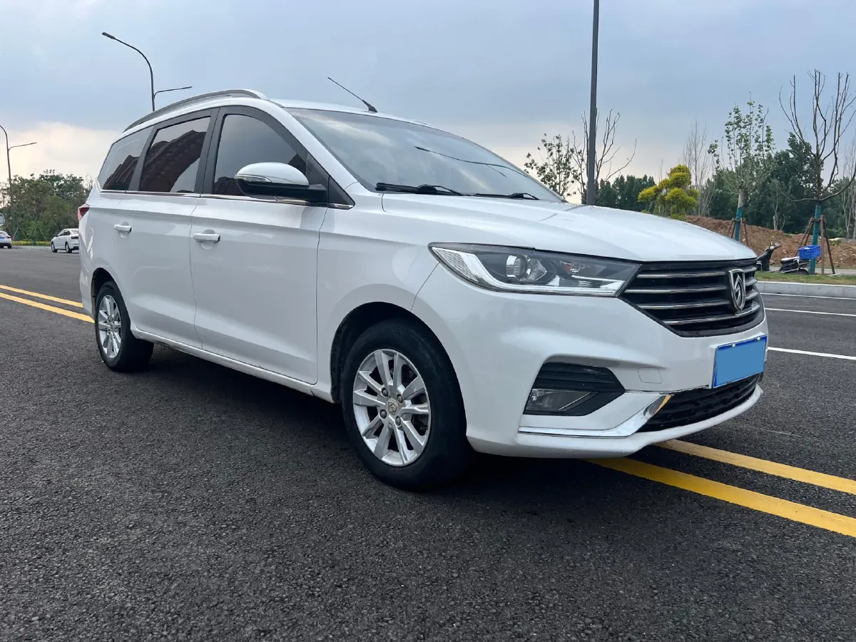 2018 BaoJun 360 1.5L 112HP L4 6MT,autocango,china used car exporter,china ev exporter,chinese used car exporter,chinese used ev exporter