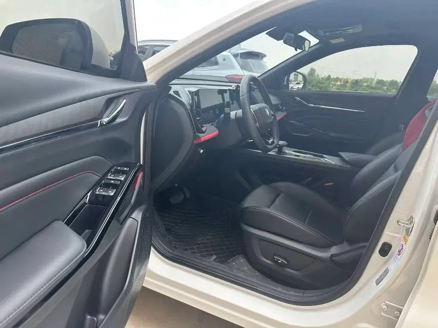2025 ChangAn X5 PLUS 1.5T 188HP L4 7DCT,autocango,china used car exporter,china ev exporter,chinese used car exporter,chinese used ev exporter